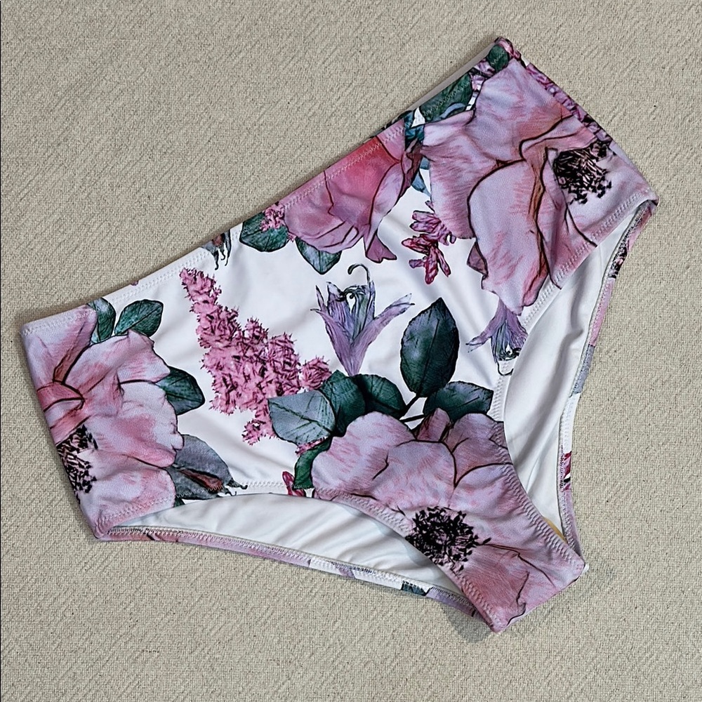 Beachsissi | New Floral Swim Bottoms M
